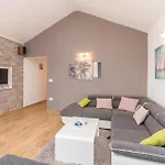 Holiday home Cozy In With View