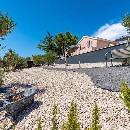 Cozy In With View Holiday home *
